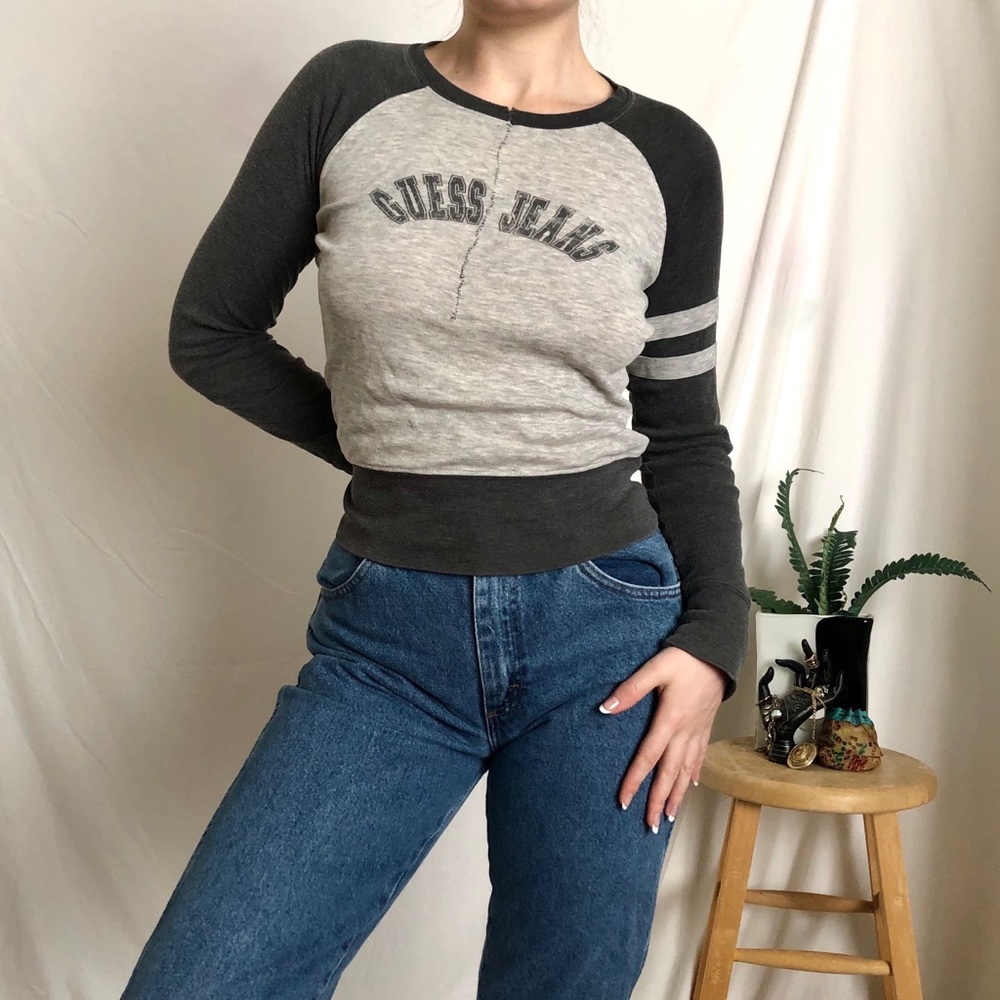 4/$10 | 90s Guess Two-toned Grey Raglan